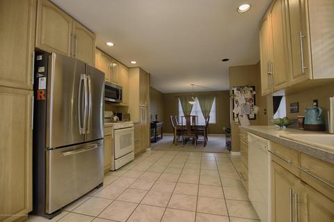 561 Oaktree Ln, Jackson, NJ 08527 photo 2