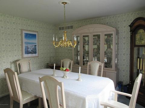 43 Conifer St, Howell, NJ 07731 photo 5