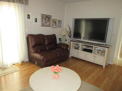 43 Conifer St, Howell, NJ 07731 photo 9