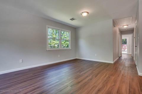 4 Townsend Dr, Matawan, NJ 07747 photo 11