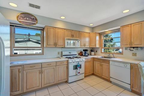 4 Cable Rd, Waretown, NJ 08758 photo 17