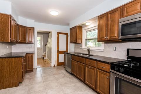 421 Runyon Ave, Middlesex, NJ 08846 photo 12