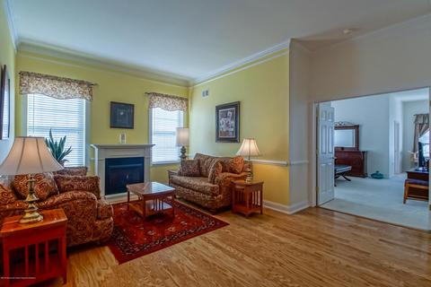7 Chadwick Ct, Waretown, NJ 08758 photo 2