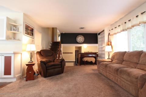 24 Devon Ln, Clark, NJ 07066 photo 5