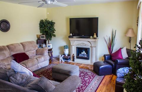 93 Avis Dr, Brick, NJ 08724 photo 2