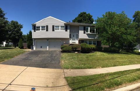 1 Chestnut Dr, Matawan, NJ 07747 photo 1