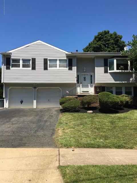 1 Chestnut Dr, Matawan, NJ 07747 photo 2