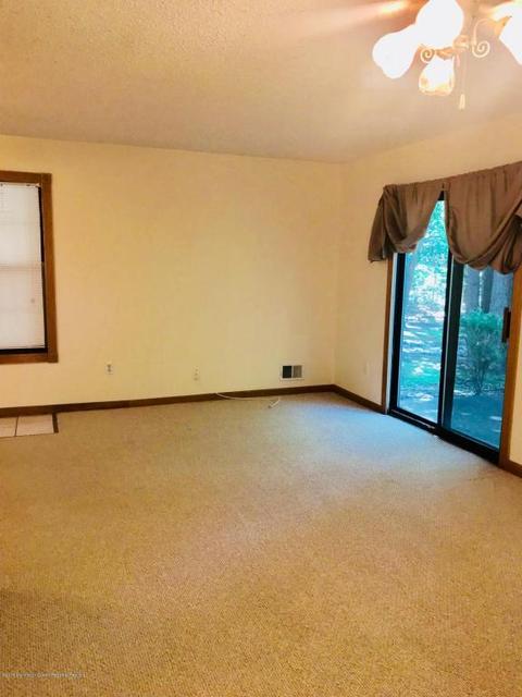 85 Azalea Cir, Jackson, NJ 08527 photo 11