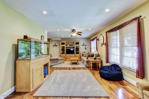 669 Windsor Rd, Brick, NJ 08723 photo 6