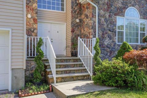 4 Markham Cir, Old Bridge, NJ 08857 photo 3