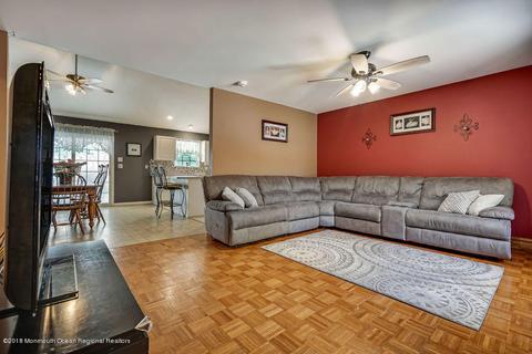 612 Devon St, Forked River, NJ 08731 photo 2