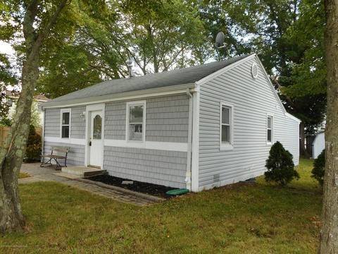 82 Illinois Ave, Waretown, NJ 08758 photo 1