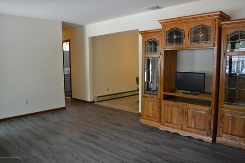 585 Lakeview Pl, Forked River, NJ 08731 photo 4
