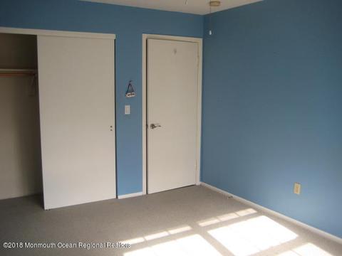 37 Kitty Ct, Brick, NJ 08724 photo 5