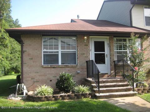 37 Kitty Ct, Brick, NJ 08724 photo 1