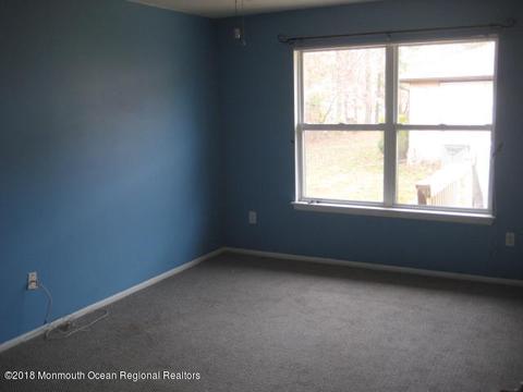 37 Kitty Ct, Brick, NJ 08724 photo 6