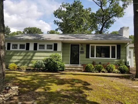 326 Apache Ln, Brick, NJ 08724 photo 1