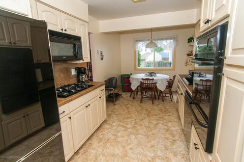 14 Brian Rd, Edison, NJ 08817 photo 11
