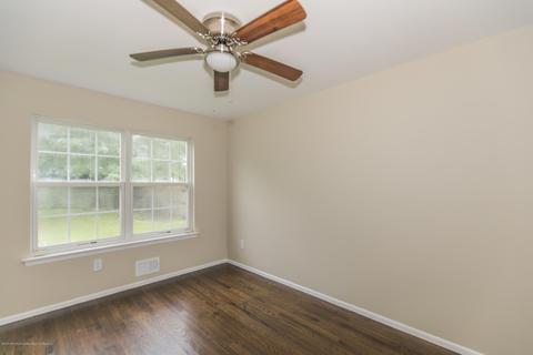 15 Middlesex Rd, Matawan, NJ 07747 photo 8