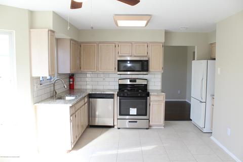 15 Middlesex Rd, Matawan, NJ 07747 photo 3