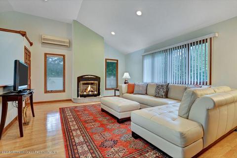 35 Johnston Ave, Brick, NJ 08724 photo 3