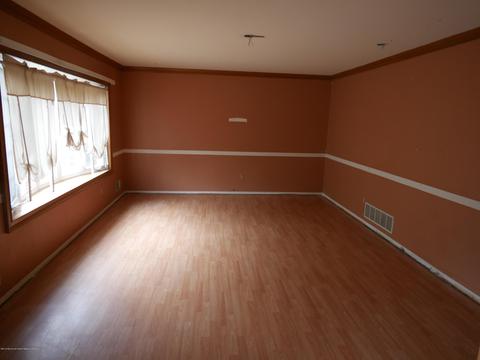 8 Jason Ct, Jackson, NJ 08527 photo 3