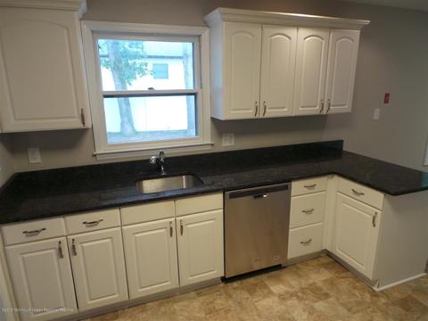527 Holmes Ave, Forked River, NJ 08731 photo 9