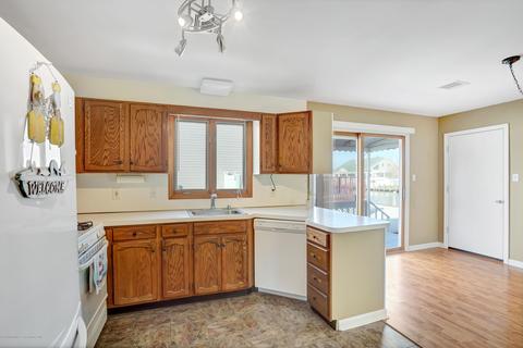 2 Cable Rd, Waretown, NJ 08758 photo 8