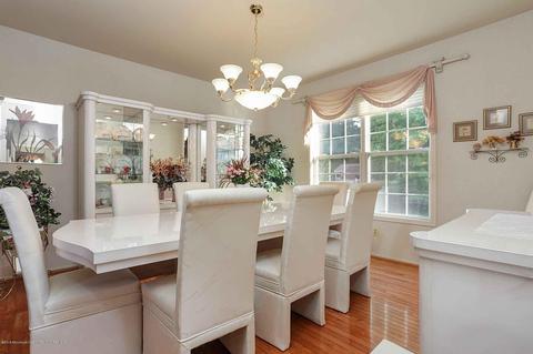 50 Stratton Rd, Matawan, NJ 07747 photo 4