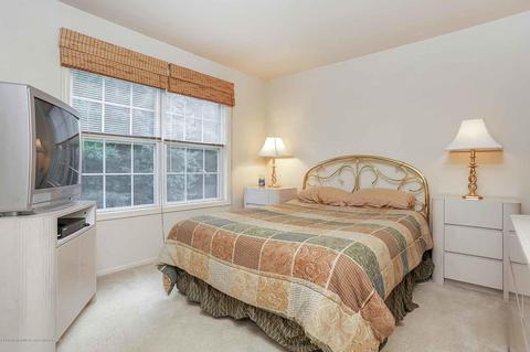 50 Stratton Rd, Matawan, NJ 07747 photo 8