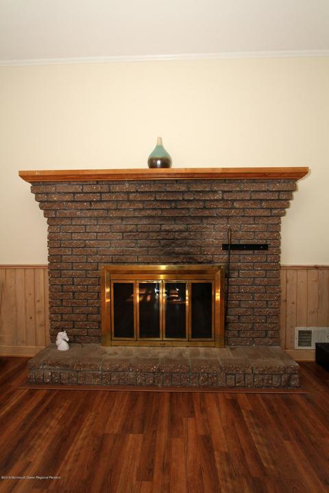 813 Windsor St, Lacey, NJ 08734 photo 12