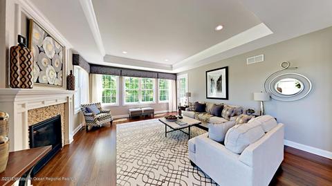 19 Remington Ct, Farmingdale, NJ 07727