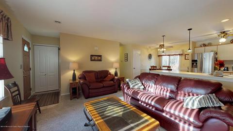 584 Winterberry Blvd, Jackson, NJ 08527 photo 4