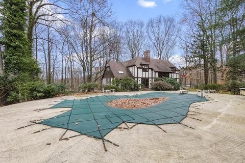 4 E Brook Dr, Holmdel, NJ 07733 photo 3