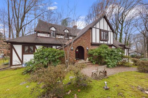 4 E Brook Dr, Holmdel, NJ 07733 photo 2