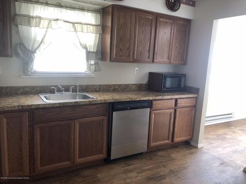 45 Markham Rd, Brick, NJ 08724 photo 2