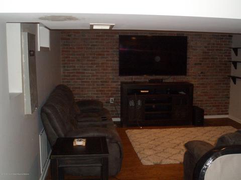 1041 Windsor Rd, Millstone, NJ 08535 photo 13