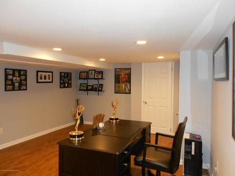 1041 Windsor Rd, Millstone, NJ 08535 photo 16