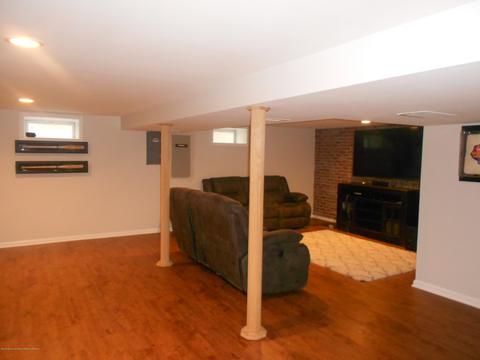 1041 Windsor Rd, Millstone, NJ 08535 photo 14