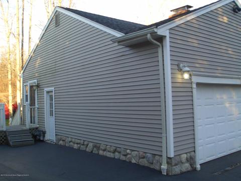 1041 Windsor Rd, Millstone, NJ 08535 photo 28