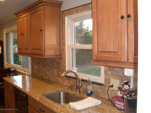 1041 Windsor Rd, Millstone, NJ 08535 photo 8