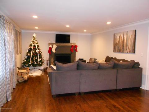 1041 Windsor Rd, Millstone, NJ 08535 photo 5