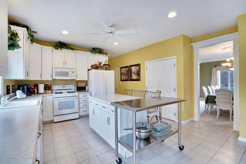44 Overlook Dr, Jackson, NJ 08527 photo 4