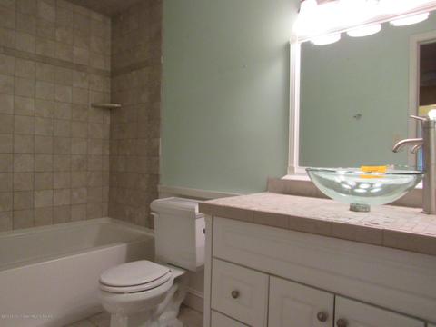 33 Maple Ln #D, Brielle, NJ 08730 photo 12