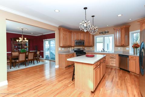 2 Monroe St, Matawan, NJ 07747 photo 10