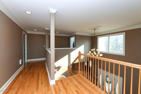 2 Monroe St, Matawan, NJ 07747 photo 4