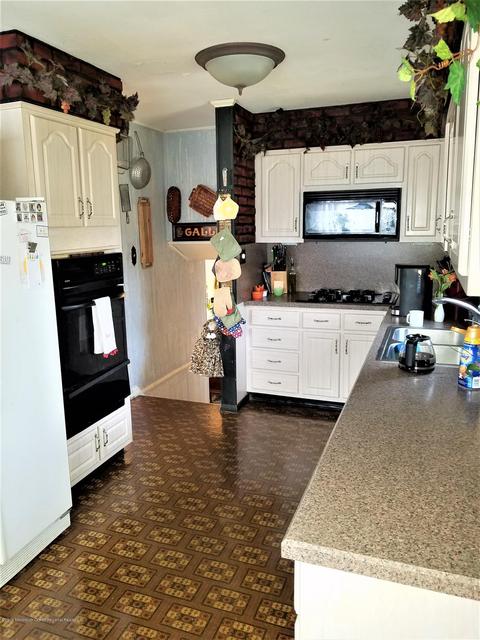 10 Scheid Dr, Parlin, NJ 08859 photo 5