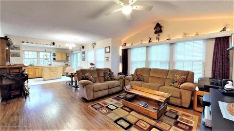 8 Thatcher Ct, Jackson, NJ 08527 photo 3
