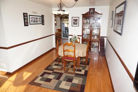 34 Townsend Dr, Matawan, NJ 07747 photo 4