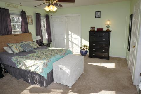 34 Townsend Dr, Matawan, NJ 07747 photo 11
